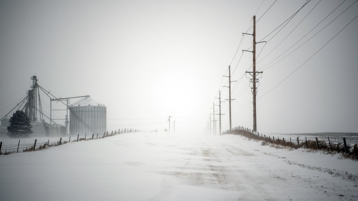 Fotky: Hradby sněhu a 40 pod nulou. Sever USA ochromila zima